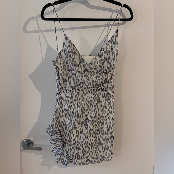 Superdown XS Leopard short dress - Picture 7 of 7